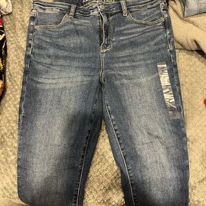 Hi- rise stretchy jeggings